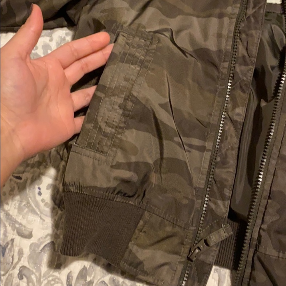 Top - Picture 5 of 6